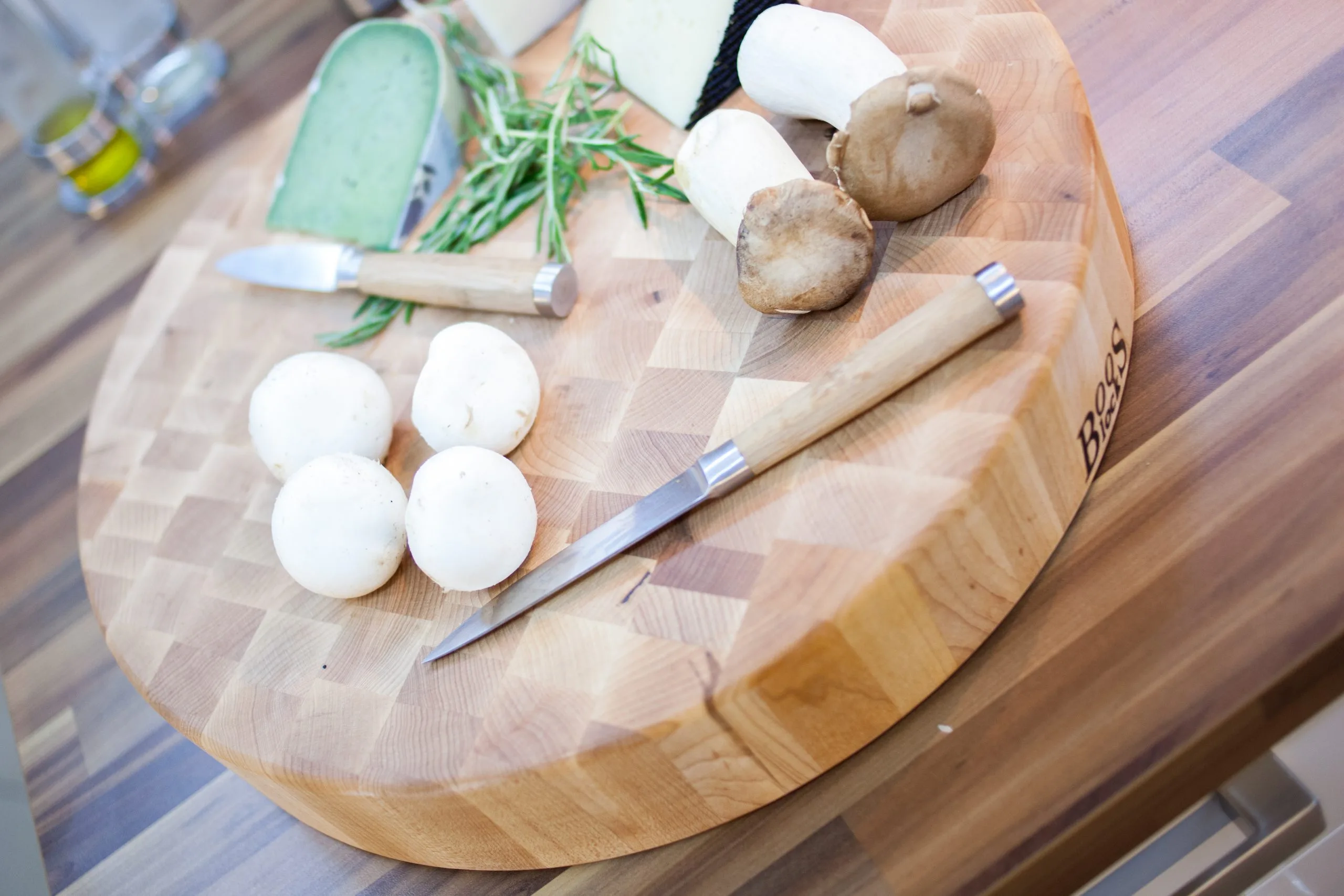 Boos Block® Hard Maple round chopping board (not reversible) 5