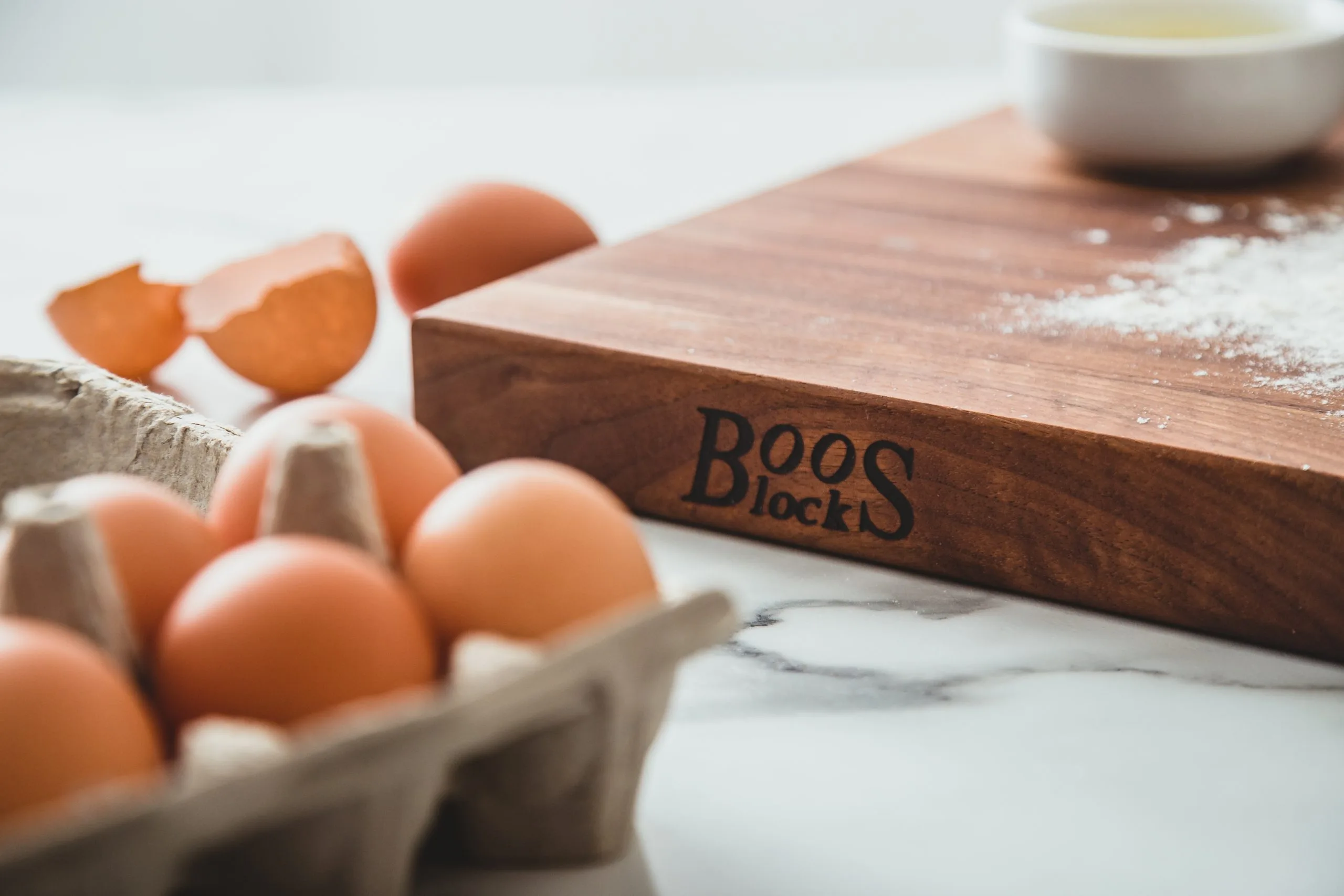 Pro Chef Black Walnut Schneidebrett mit Griffmulden; beidseitig einsetzbar 6 Pro Chef skärbräda i svart valnöt med infällda grepp; kan användas på båda sidor 5