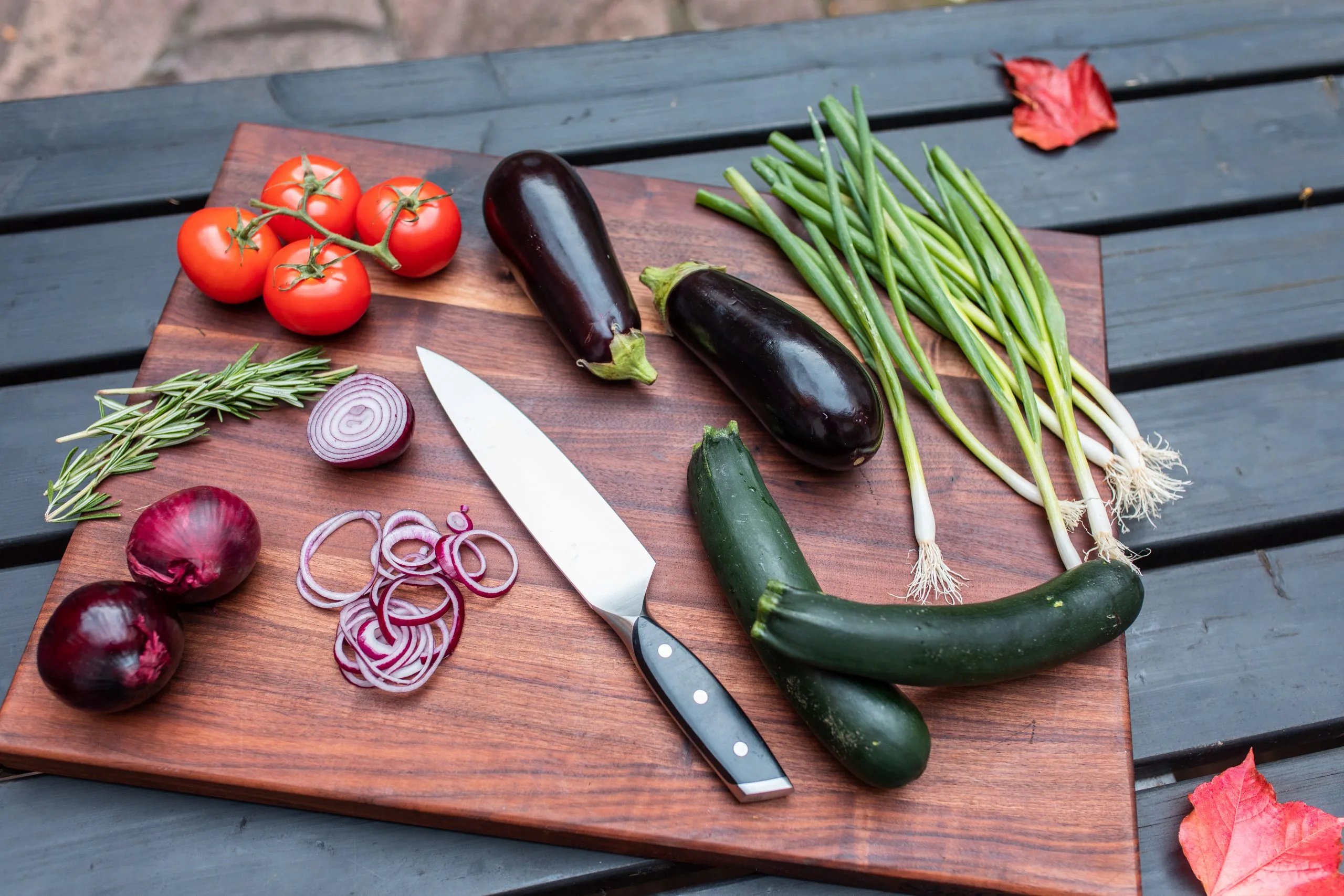 Pro Chef Black Walnut Schneidebrett mit Griffmulden; beidseitig einsetzbar 8 Pro Chef Black Walnut skärbräda med infällda grepp; kan användas på båda sidor 7