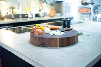 Black Walnut round chopping board (cannot be used on both sides) 25