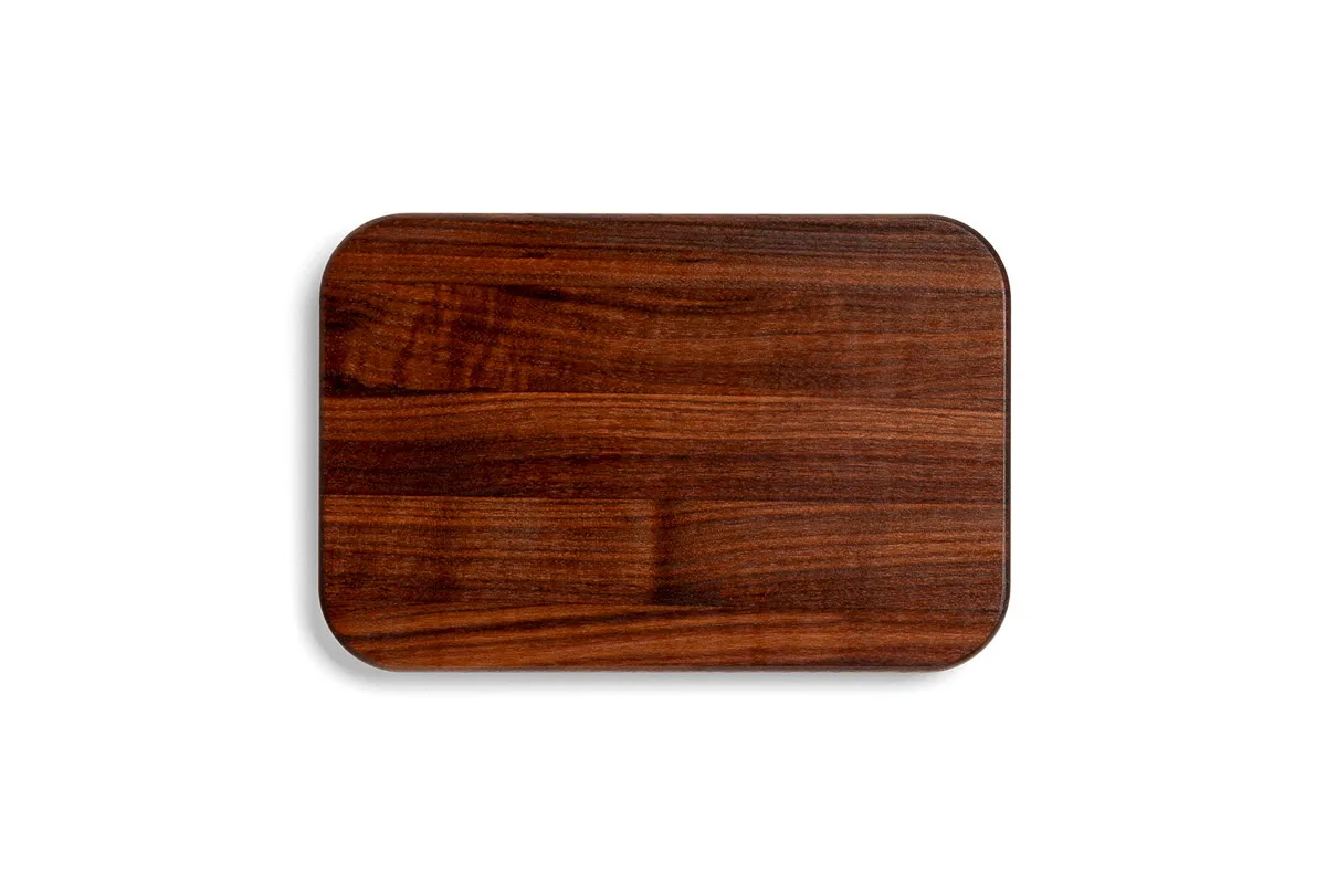 Chop-N-Serve Black Walnut Schneidebrett mit Griffmulden; beidseitig einsetzbar 21 Chop-N-Serve Black Walnut chopping board with recessed grips; can be used on both sides 20