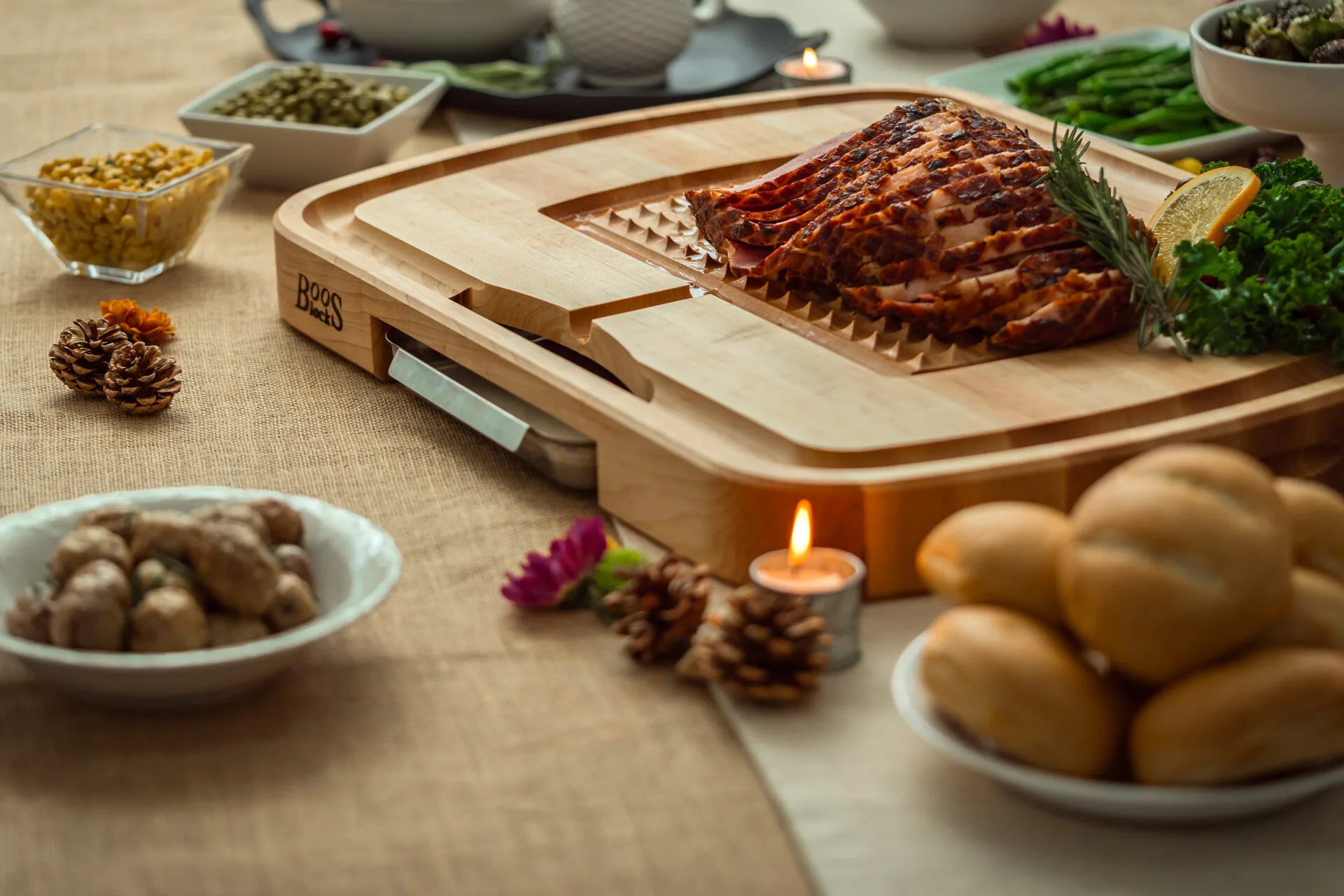 Pro Chef Hard Maple Tranchierbrett mit Saftrille, Pyramidenstruktur, Edelstahlauffangschale; beidseitig einsetzbar 16
