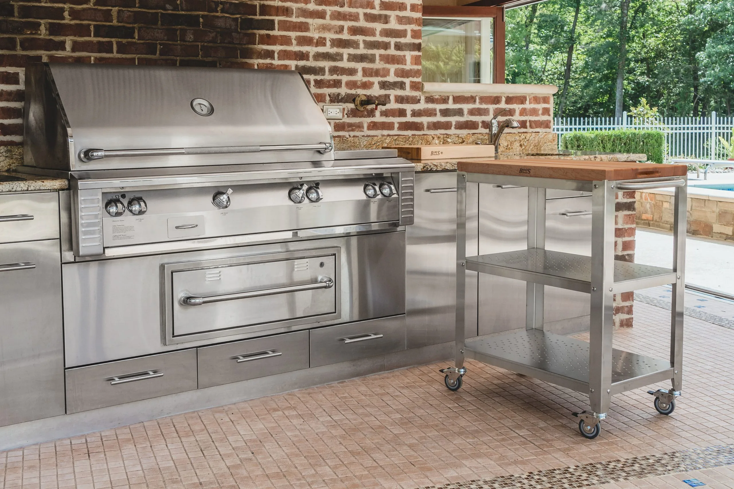Culinarte Kitchen & Servierwagen mit abnehmbarem Langholz-Schneidebrett aus Hard Maple; Edelstahlbasis mit Schublade und 2 Ablagen, Handtuchhalter; feststellbare Rollen 9